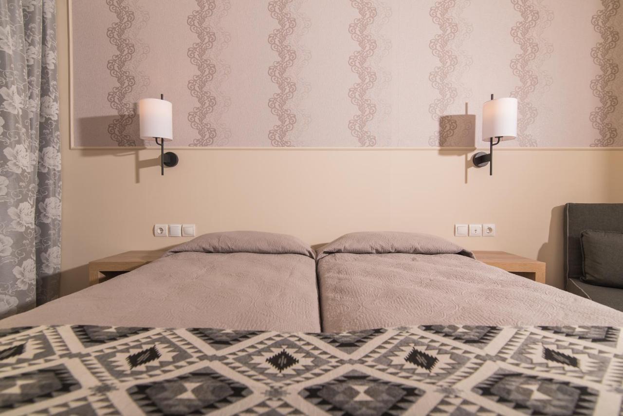 Hotel Petros Планос Екстер'єр фото